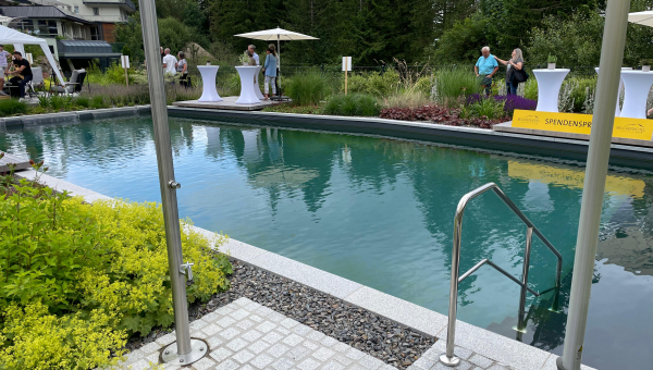Ein Naturpool für das Belchenhotel _ Jeder Sprung ins Wasser zählt